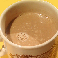 Máslová káva je krásně krémová. Zdroj: Wikimedia Commons, By Hans Haase - Own work, CC BY-SA 4.0
