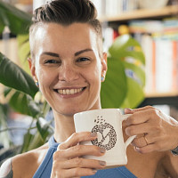 K máslové kávě se nám vyjádřila i basistka z Doubleshotu Tereza Procházková Malé. Zdroj: se souhlasem Doubleshot