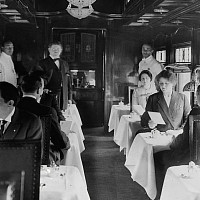 Cestující v Orient Expressu vždy patřili mezi společenskou elitu. Zdroj: wikimedia commons / Detroit Publishing Co / Public Domain
