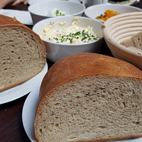 Chléb roku v kategorii 500-800 g z pekárny BEAS. Jak vidíte, oba chleby jsou si velmi podobné. Zdroj: Šárka Adámková, Toprecepty