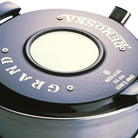 Novější a větší verze remosky. Zdroj: Remoska s.r.o. / wikimedia commons / CC BY-SA 4.0