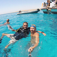 Pavel a Filip si v Egyptě často užívají místní moře. Zdroj: Se svolením Filipa Konopky