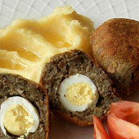 Houbová skotská vejce s křepelčími vajíčky Zdroj: Toprecepty.cz