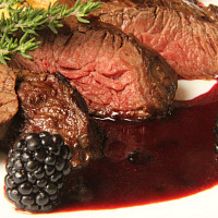 Hanger steak ( veverka) s ostružinovou omáčkou Zdroj: Toprecepty