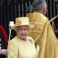 Bývalá britská královna Alžběta II. sledovala svatbu milovaného vnuka. Zdroj: Profimedia