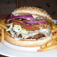 Homemade hamburger's Zdroj: Toprecepty