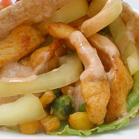 Tortilla s kuřecím masem Zdroj: Toprecepty Tortilla s kuřecím masem Zdroj: Toprecepty