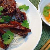 Bún chả Zdroj: Toprecepty