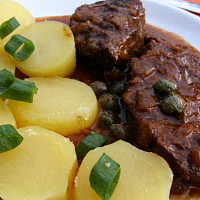 Pomalu tažený hovězí karabáček Zdroj: Toprecepty