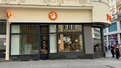 Zvenku nevypadá restaurace nijak zajímavě. Zdroj: Toprecepty