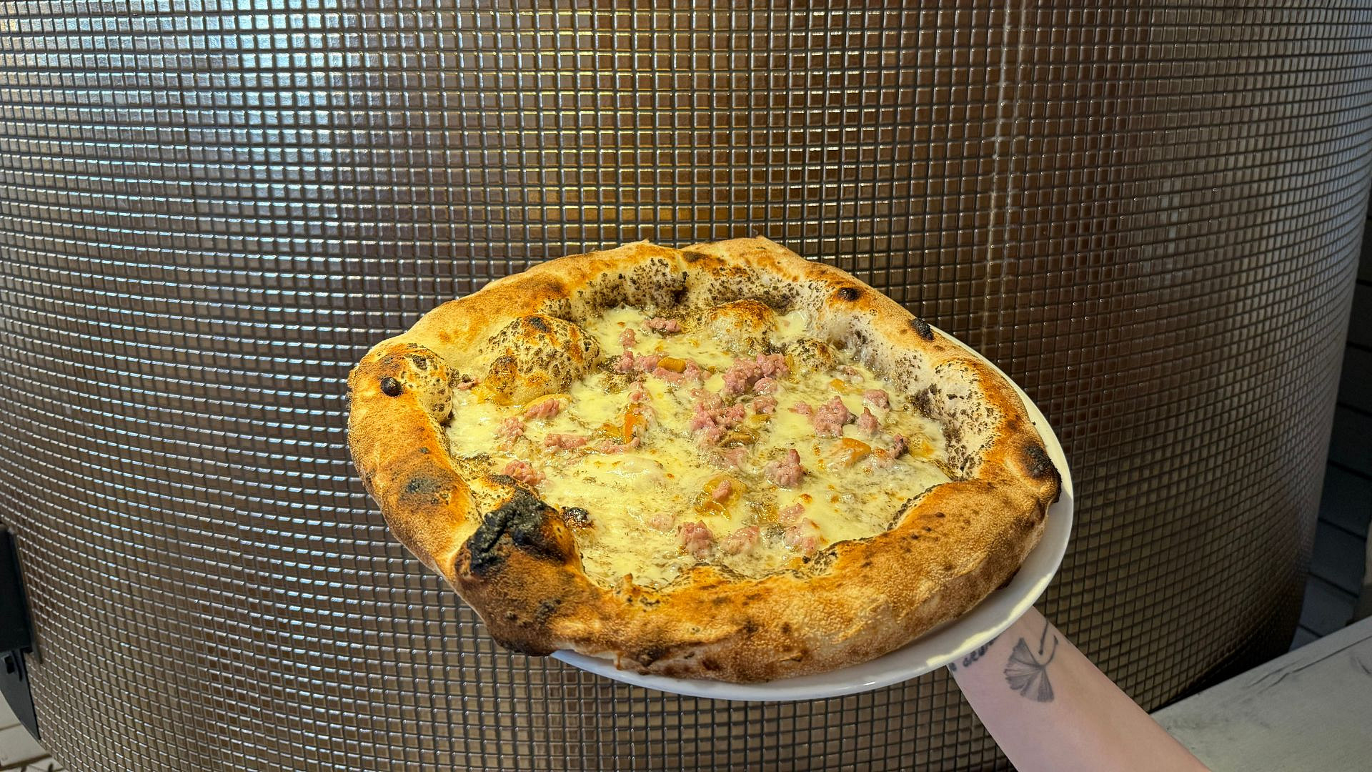 Našli jsme nejlepší pizzu v Brně: Neapolskou klasiku si vychutnáte do 300 korun, za zážitek si trochu připlatíte