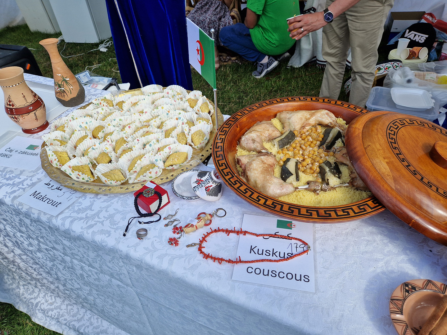 Pražský Kulaťák ožije v sobotu akcí, která nemá obdoby. Na festivalu ambasád bude vařit 56 zemí, ochutnat můžete stovky jídel