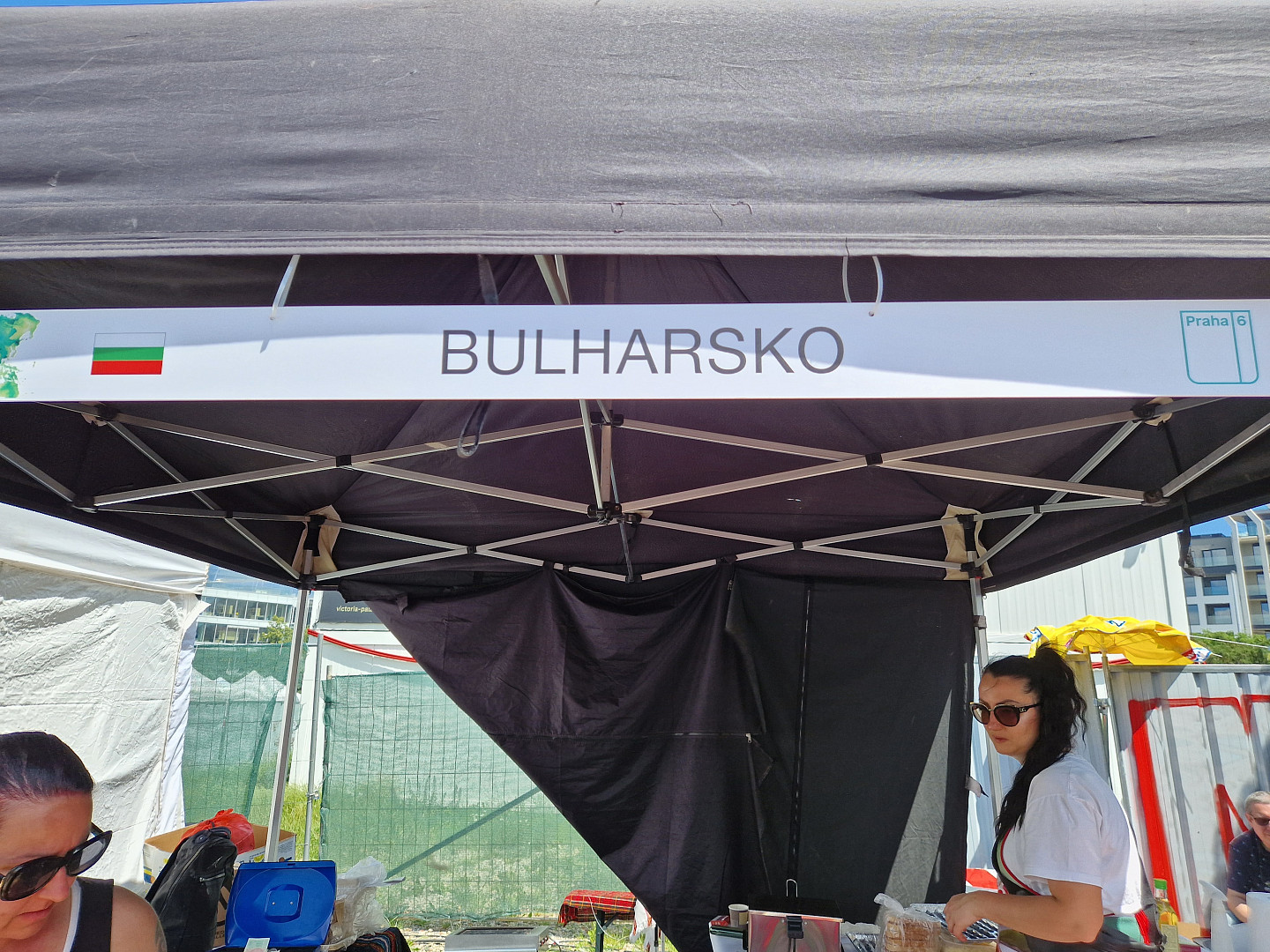 Pražský Kulaťák ožije v sobotu akcí, která nemá obdoby. Na festivalu ambasád bude vařit 56 zemí, ochutnat můžete stovky jídel