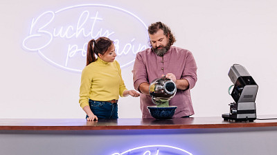 Příprava špenátové focaccie v pořadu Buchty po ránu. Zdroj: se souhlasem České televize, Marie Baráková