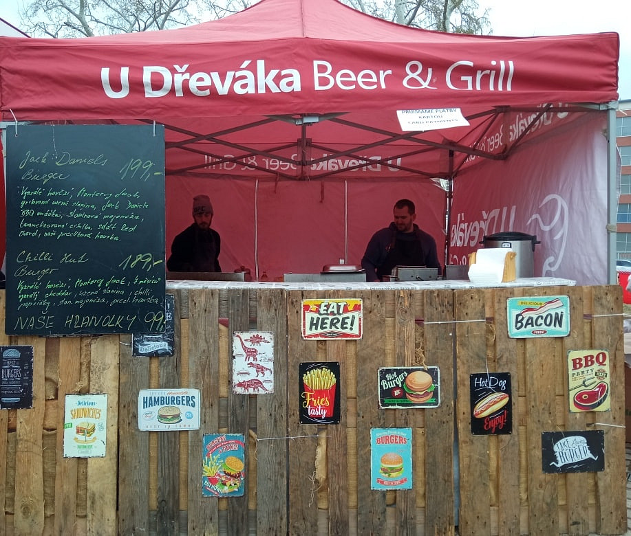 U Dřeváka nabízí burgery, které ovládly mnoho soutěží: Nelovíme módní vlny, ale držíme kvalitu, říká majitel Radek Klimeš