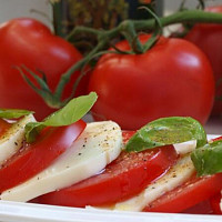 Salát caprese Zdroj: Toprecepty