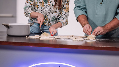 Šarišské kapustníky se dělají z kynutého těsta se sádlem. Zdroj: se souhlasem České televize, Marie Baráková