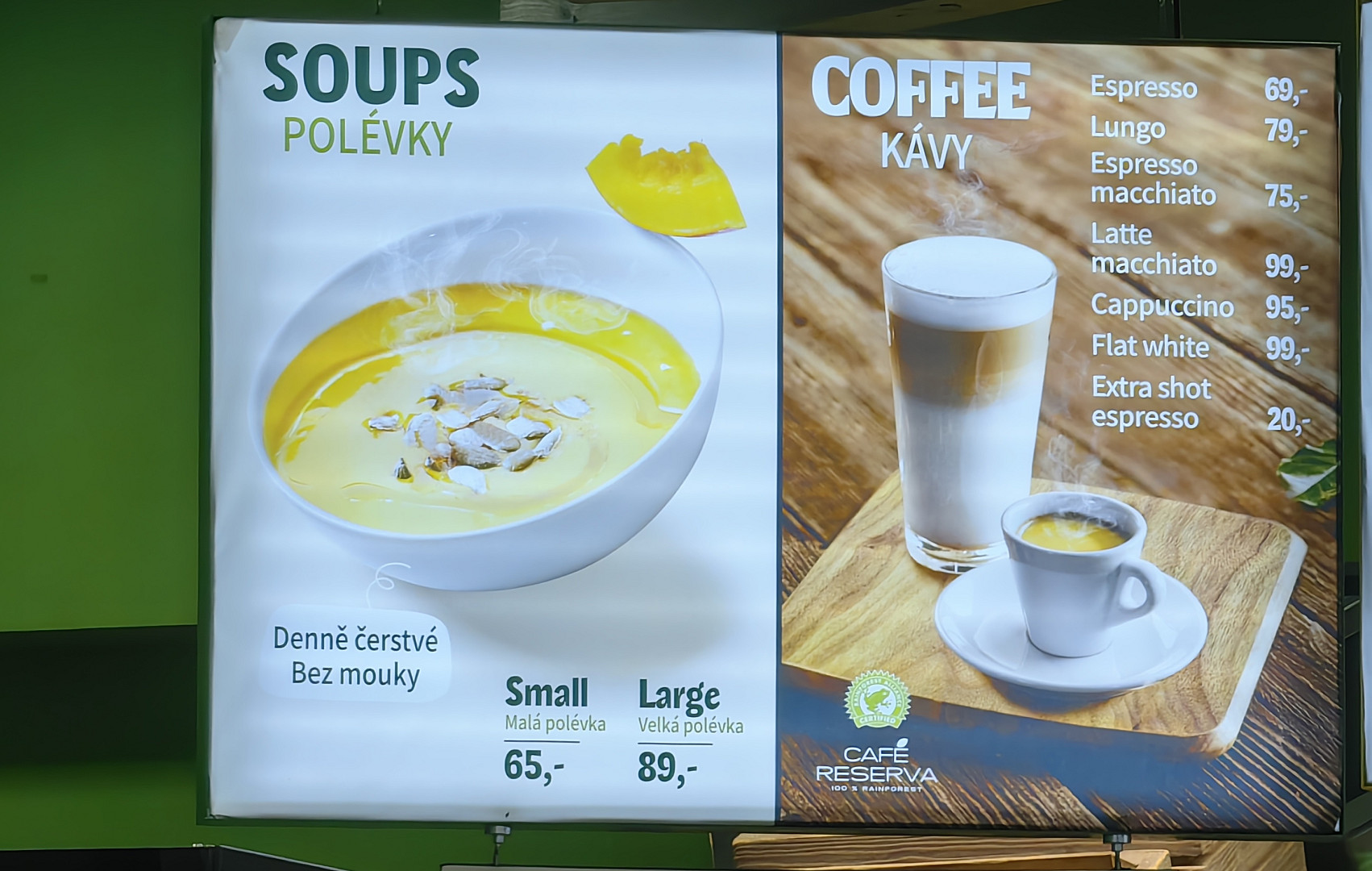 I na pražském letišti je možné se najíst poměrně levně. Lákadlem je místní jídelna, fastfoody i plzeňská restaurace