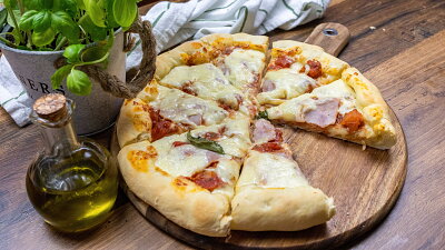 Čím obložit domácí pizzu Zdroj: Toprecepty
