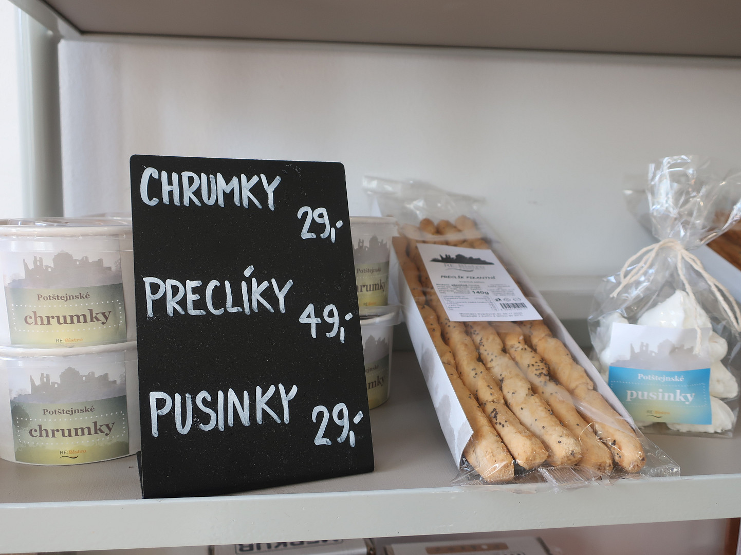 Malé retro bistro v Potštejně nabízí vlašák v rohlíku: O víkendu prodáme i 150 kusů denně, jde to na dračku, říká majitel