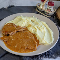 Vepřový plátek na cibulce Zdroj: Toprecepty