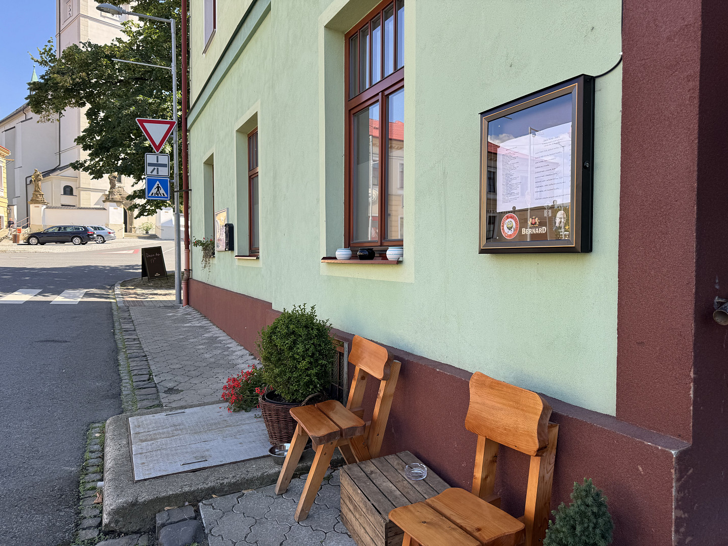 Vydali jsme se otestovat restauraci U Jelena z Pohlreichova Ano, šéfe! Kupované knedlíky opět nenadchly