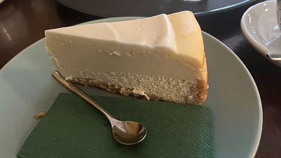 Lahodný cheesecake rozhodně stojí za ochutnání. Zdroj: Vilém Besser, Toprecepty