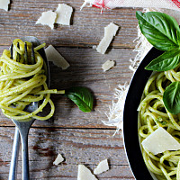 Těstoviny s bazalkovým pestem Zdroj: Toprecepty