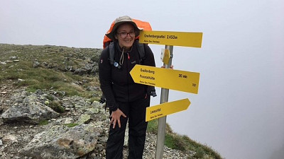 Annie miluje dálkové pochody a změna počasí ji nijak nerozhodí. Zde na přechodu pohoří Schladmingské Taury. Zdroj: Andrea Annie Kubiňanová, se souhlasem
