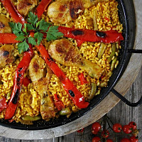 Paella Valenciana a Paella de Marisco Zdroj: Toprecepty