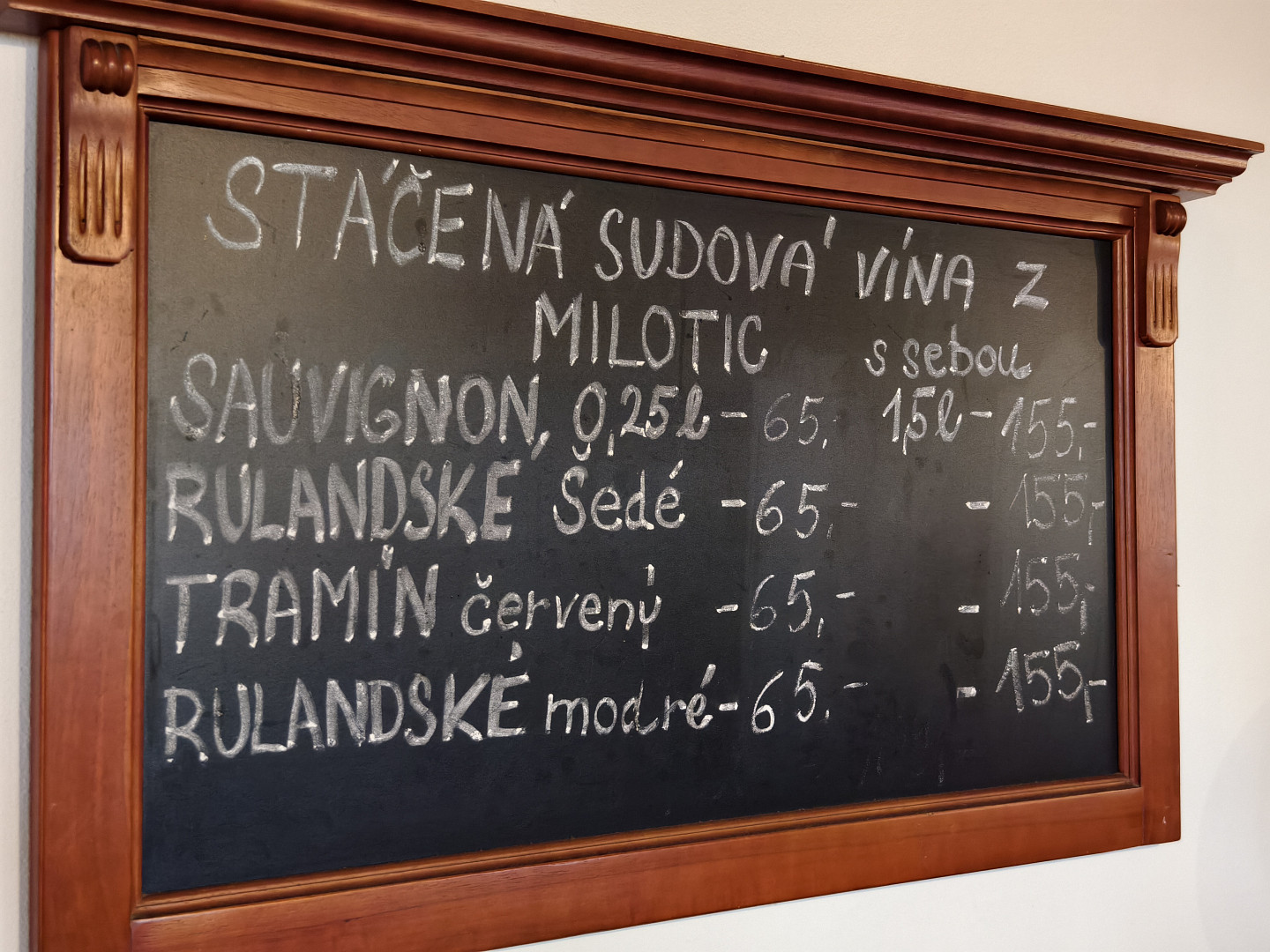 Vyzkoušeli jsme dršťkovou polévku za 59 Kč, kterou si pochvaloval i Pohlreich: V Ano, šéfe! získala restaurace dvě hvězdy