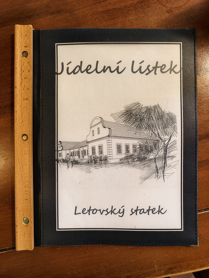 Vyzkoušeli jsme dršťkovou polévku za 59 Kč, kterou si pochvaloval i Pohlreich: V Ano, šéfe! získala restaurace dvě hvězdy