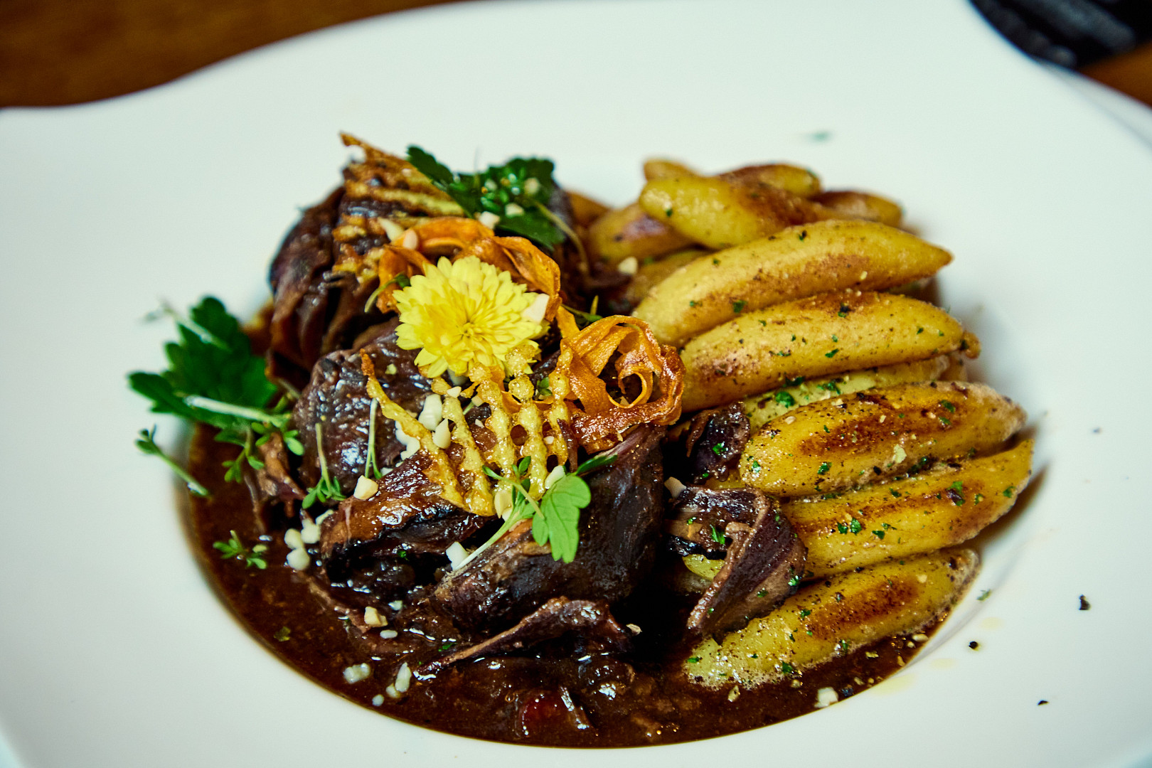 Vyzkoušeli jsme dršťkovou polévku za 59 Kč, kterou si pochvaloval i Pohlreich: V Ano, šéfe! získala restaurace dvě hvězdy