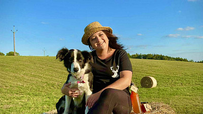 Lucie v létě se svým čtyřnohým mazlíkem Zdroj: se souhlasem Lucie Jelínkové