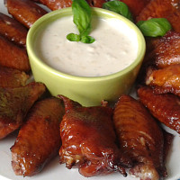 Uzená křidélka s omáčkou z nivy Zdroj: Toprecepty