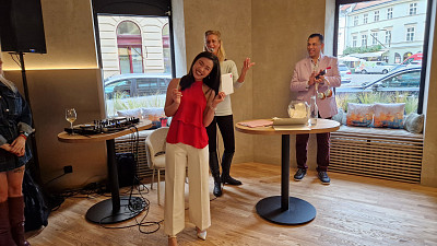 Twí s radostí, že získala voucher Zdroj: Šárka Adámková