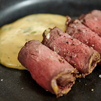 Roastbeef s béarnskou omáčkou Zdroj: Toprecepty
