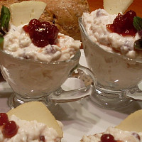 Česneková pomazánka s brusinkami Zdroj: Toprecepty