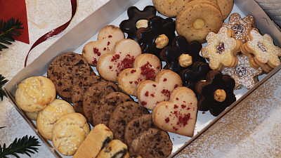 Cukroví si ve Zlatém Kříži můžete koupit v půlkilových krabičkách. Zdroj: Vilém Besser, Toprecepty