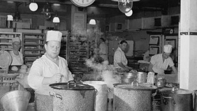 Jak to vypadlo v restauracích v dobách socialismu? Zdroj: se souhlasem Retro muzeum Brno