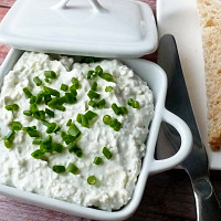 Česnekovo-nivová pomazánka Zdroj: Toprecepty