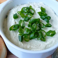 Česnekovo-nivová pomazánka Zdroj: Toprecepty