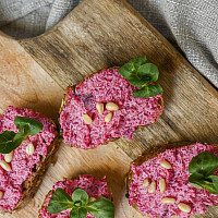 Pomazánka z červené řepy Zdroj: Toprecepty