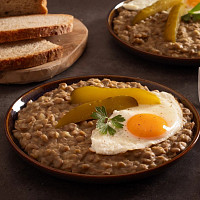 Čočka na kyselo s vejcem Zdroj: Toprecepty