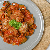 Masové kuličky na zelenině a bylinkách Zdroj: Toprecepty