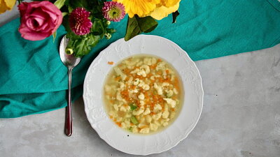 Zavářka do polévky - žížalky vnučky Verunky Zdroj: Toprecepty
