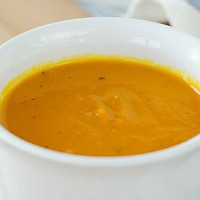 Polévka s jablkem Zdroj: Toprecepty