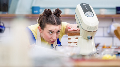 Přesnost je pro výborného cukráře velmi důležitá. Zdroj: se souhlasem České televize, Mikuláš Křepelka