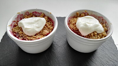 Crumble z ovoce a drobenky Zdroj: Toprecepty