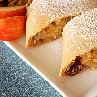 Jogurtový závin s jablky Zdroj: Toprecepty